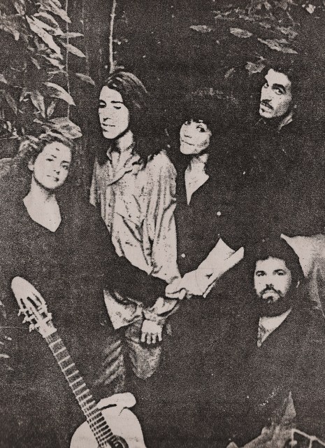 Teatrova de Cuba en su gira por Venezuela: La actriz Maria Eugenia Garcia, el trovador Oscar Huerta, la bailarina Maily Diaz, el guitarrista Alejandro Padron, y el escritor, dramaturgo y director artistico Jose Antonio Gutierrez, autor tambien de este bello affiche promocional