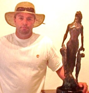 El arte escultural de Noelio Gonz[alez, en la obra de Josan Caballero.