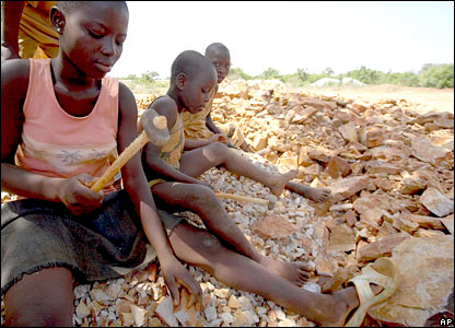 Niños de Ghana, que no celebran su día de los Niños...