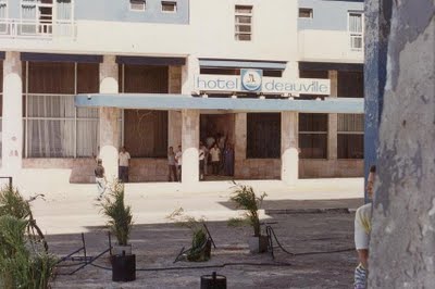 El Hotel Deaville en EL MALECONAZO, del 5 de agosto de 1994.