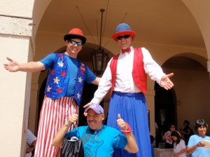 También era visitado por los Duendes Zanqueros, y Piero, el de las Historietas... También era visitado por los Duendes Zanqueros, y Piero, el de las Historietas...