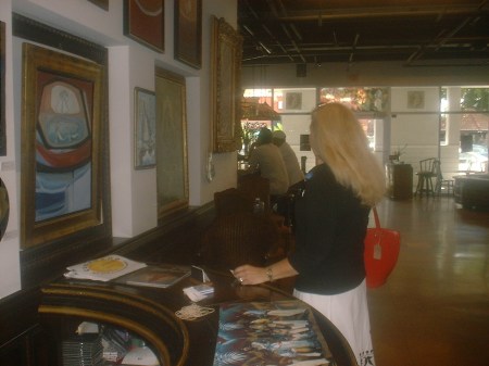 Los esperamos en el Centro de Arte Cuba 8, en el lanzamiento de la Revista BRUJULAR DE MIAMI, de Josán Caballero, dedicado a la Virgen de las Mercedes, OBBATALÁ, y a los cincuenta años del escritor, cuyo cumpleaños es este domingo 27 de septiembre.