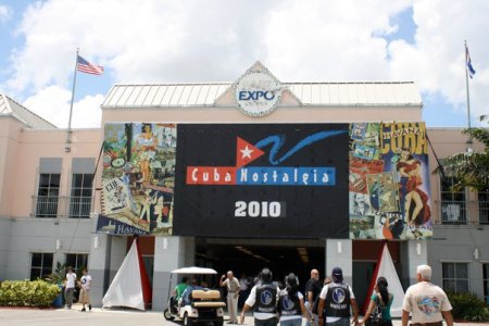 Miembros de Moto Liberty Association asistiendo al último evento de Cuba Nostalgia, en Miami