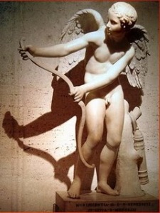 Eros o Cupido, con su carcaj, símbolo del Amor, en el Día de San Valentín