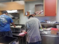 El chef mexicano Leonardo Alcalán, en su Taquería del Hialeah Park