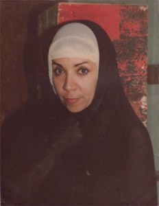 María Eugenia García, en uno de sus grandes personajes, como LA MONJA, en LA COMPAÑERA, monólogo escrito y dirigido por Adolfo Gutkin, con el que obtuvo el Premio de Actuación Femenina, en el Festival de Teatro Nuevo, en