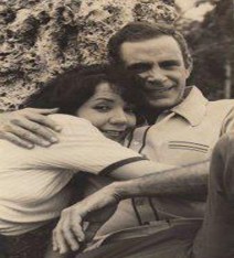 María Eugenia García y el conocido actor de teatro, cine y televisión, Sergio Corrieri, en el personaje de Isabel y David, respectivamente, del famoso serial EN SILENCIO HA TENIDO QUE SER, de la TV Cubana