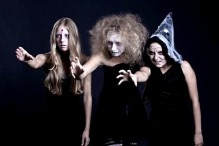 8129731-retrato-de-zombie-el-fantasma-y-la-bruja-sobre-fondo-negro-tema-de-halloween